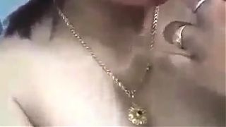 टॉयलेट सीट मे बैठके